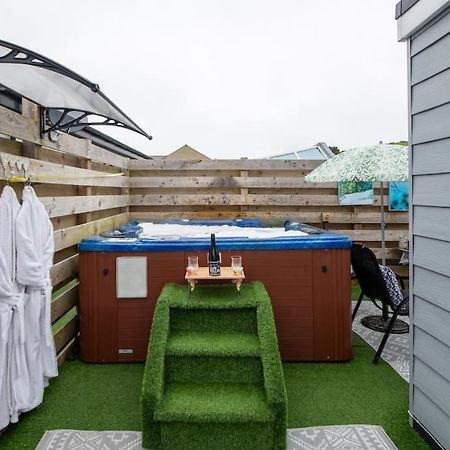 LlanfechellAdorable Private Couples Retreat With Hot Tub公寓 外观 照片