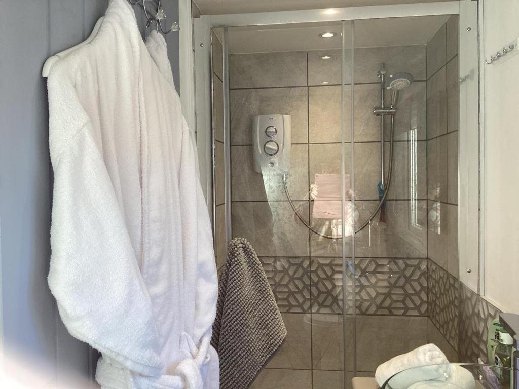 LlanfechellAdorable Private Couples Retreat With Hot Tub公寓 外观 照片